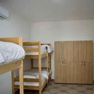 Hostel Me &